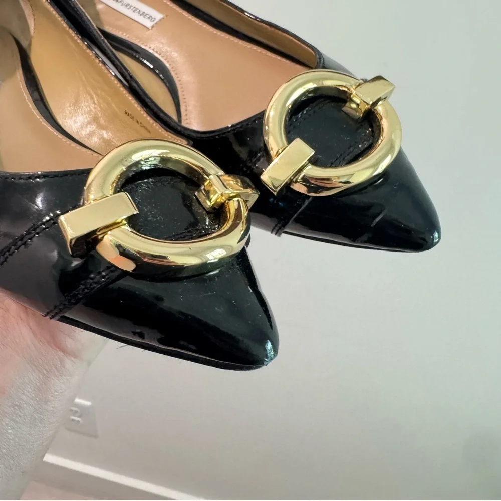 Diane Von Furstenberg‎ Black Patent Leather Pointed Toe Flats 8M